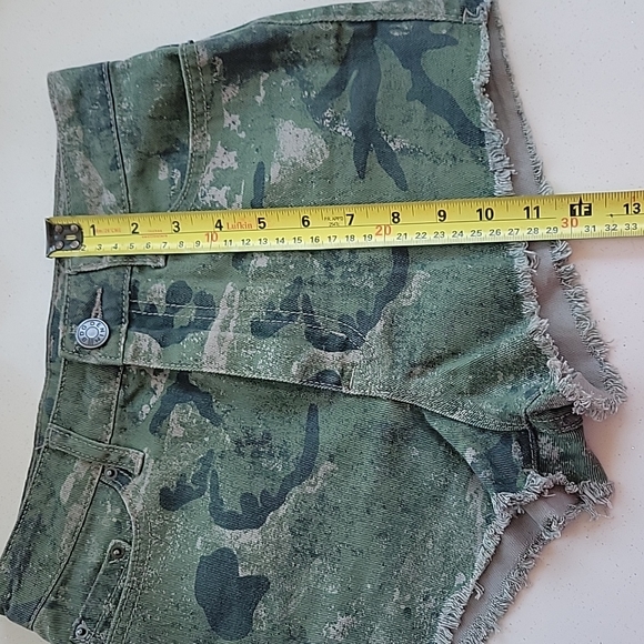 BDG High Rise Dree Cheeky size 24 - Picture 13 of 15